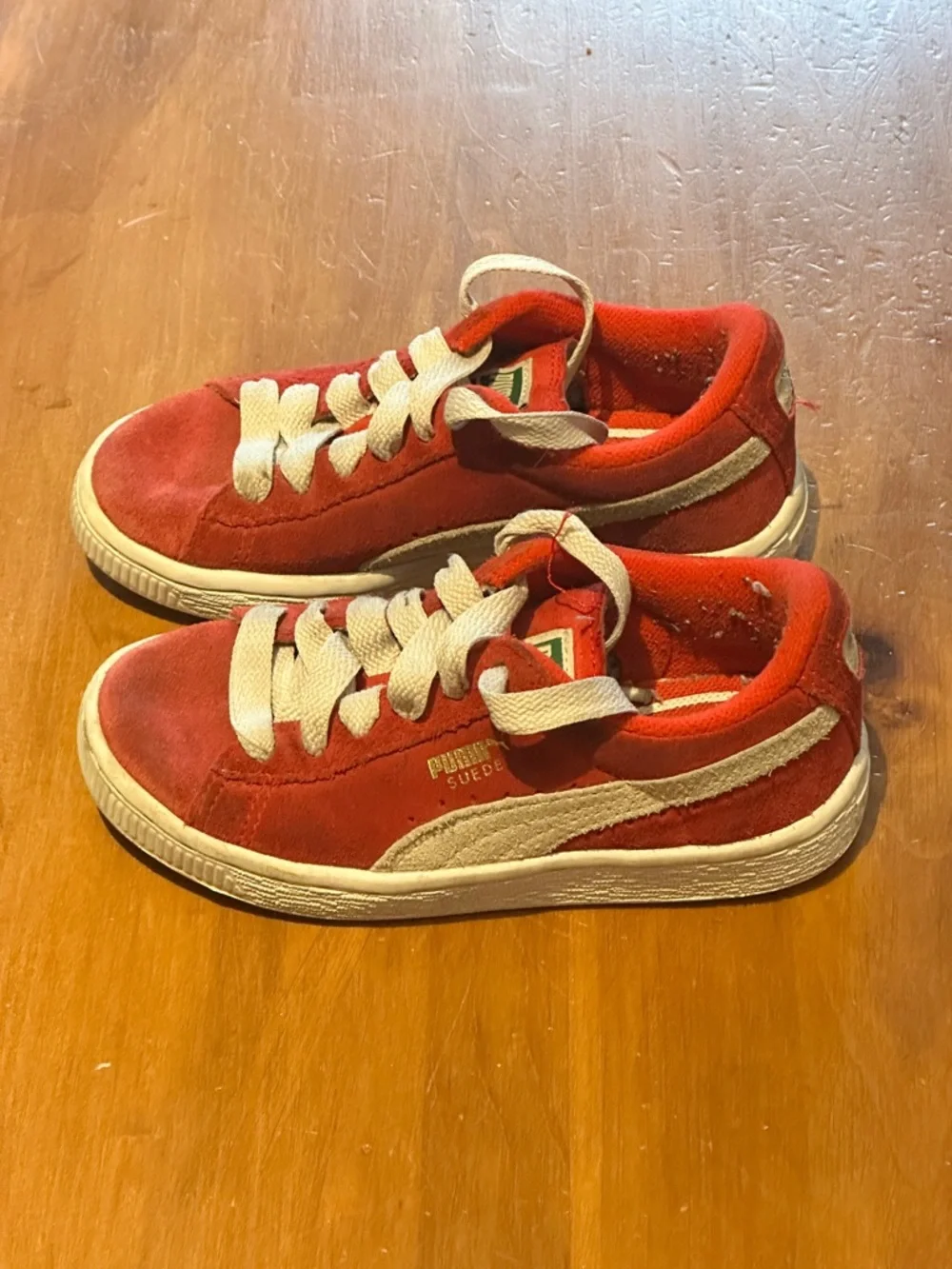 PUMA - Suede red shoes - Toddler US11c - Picture 3 of 7